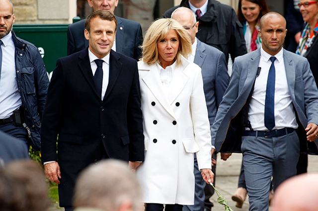 Ставка на белый: Брижит Макрон на выборах в Европарламент во Франции Ставка на белый: Брижит Макрон на выборах в Европарламент во Франции Звездный стиль