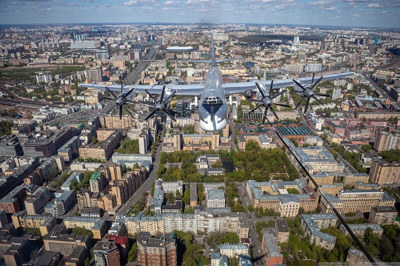 Москва из кабины самолета Ил-78 Москва из кабины самолета Ил-78