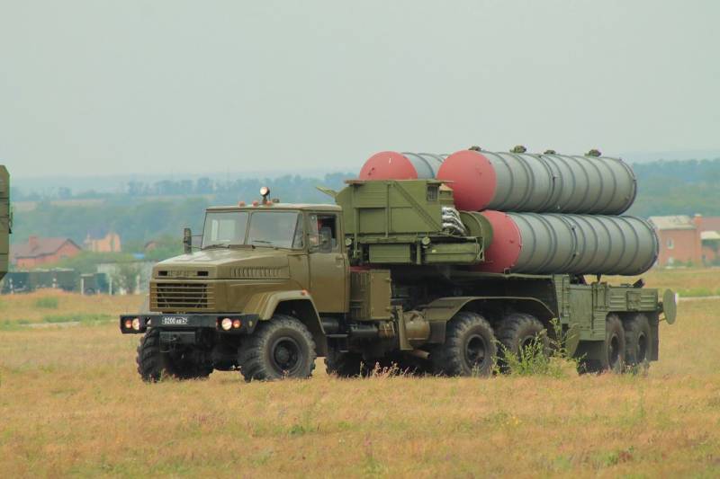 Основа наземного сегмента ПВО РФ в 1990-е годы. ЗРС С-300ПТ, С-300ПС и С-300ПМ оружие