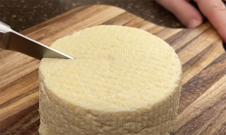 Домашний сыр из трех ингредиентов домашний сыр,закуски