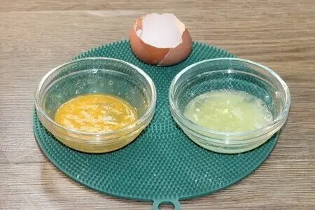 Пироги с мясным фаршем, овощами и соусом: шаг 4