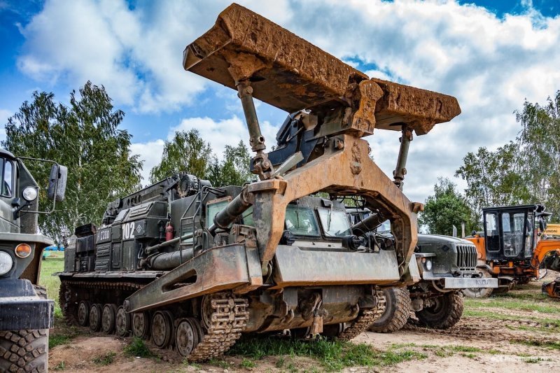 Монстр в лесах Подмосковья. Инженерный танк БАТ-2 авто и мото,БАТ-2,интересное