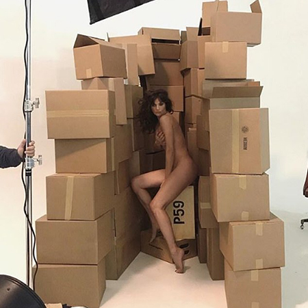 Хелена Кристенсен позирует обнаженной в провокационной фотосессии Хелена Кристенсен позирует обнаженной в провокационной фотосессии Новости красоты