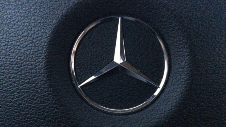 Mercedes-Benz продает свой завод в Московской области