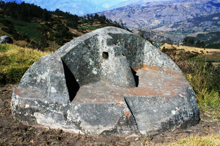 Фото взято с сайта: https://hiddenincatours.com/sayhuite-peru-evidence-of-ancient-cataclysm-and-lost-advanced-technology/