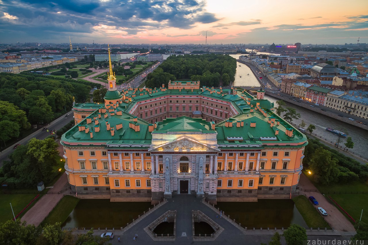 Замок, который меньше всего похож на замок. /Фото: miroworld.ru