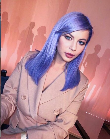 Лина Дембикова: Как выглядела раньше и подробности личной жизни стилиста "Перезагрузки" на ТНТ