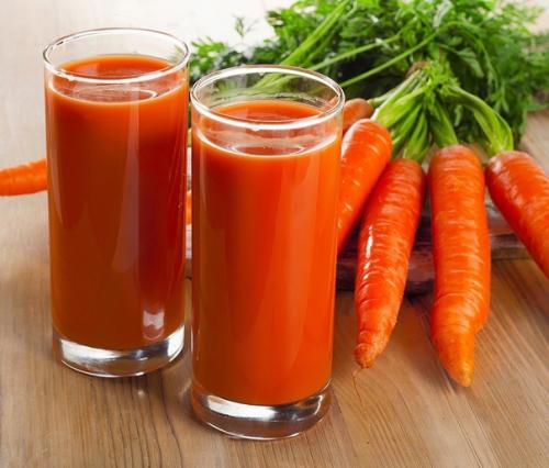 Польза и рекомендация для употребления свежевыжатого морковного сока.