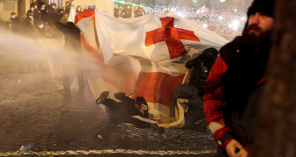 Маховик дестабилизации приостановлен, но опасность госпереворота в Грузии не миновала