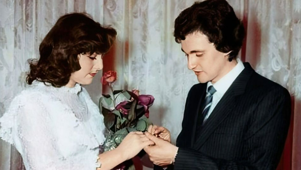 Был женат на племяннице, построил тайную комнату для утех и до сих пор любит изменившую ему бывшую жену: что известно о личной жизни Дмитрия Диброва Дибров, Дмитрия, Дмитрий, Диброва, Полина, телеведущий, жизни, известно, стала, женой, сейчас, через, шоумен, время, часто, кроме, родители, развода, дочерью, Ольгой