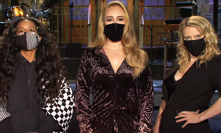 Адель продемонстрировала стройную фигуру в промо-ролике шоу Saturday Night Live Фигура