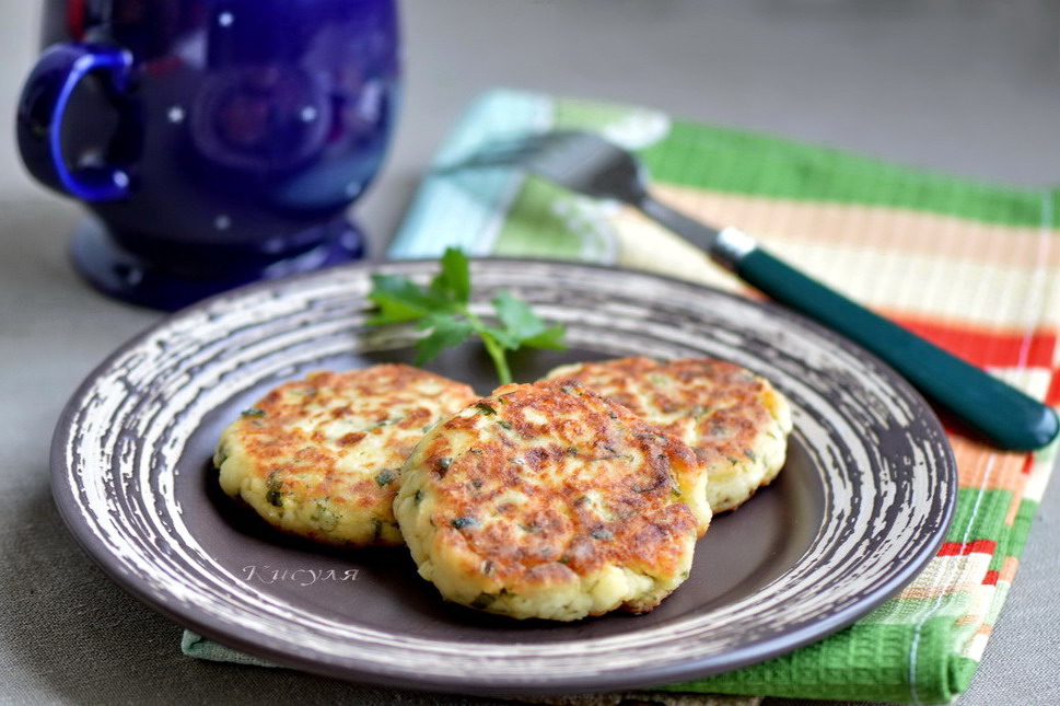 patties with potatoes, cheese and herbs