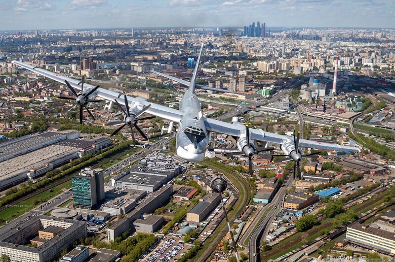 Москва из кабины самолета Ил-78 Москва из кабины самолета Ил-78