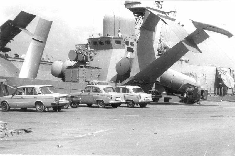 Корабль с гигантскими подводными крыльями. МРК проекта 1240 «Ураган» Корабль с гигантскими подводными крыльями. МРК проекта 1240 «Ураган» вмф