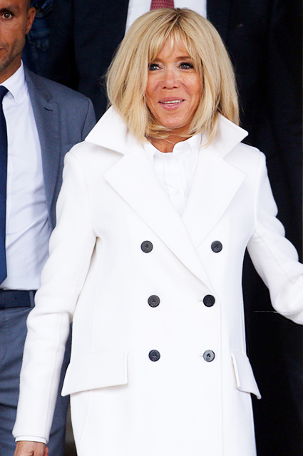 Ставка на белый: Брижит Макрон на выборах в Европарламент во Франции Ставка на белый: Брижит Макрон на выборах в Европарламент во Франции Звездный стиль