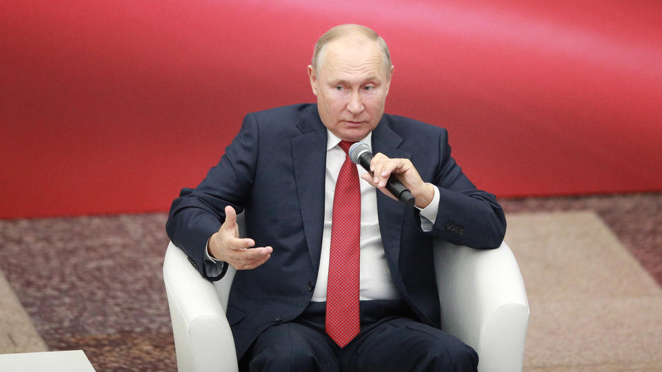 Путин предложил выплатить всем пенсионерам еще по 10 тысяч рублей