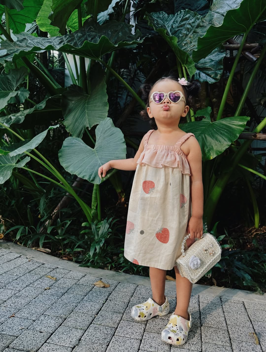 Равшана Куркова показала, как отдыхает с детьми на море