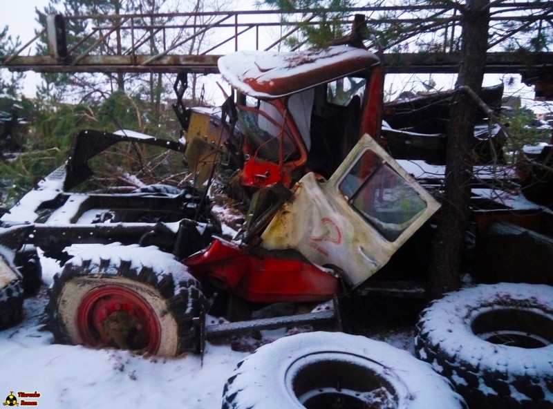 30 лет тому этот пожарный автомобиль тушил пылающий реактор Припять, зона отчуждения, новый  год, чернобль