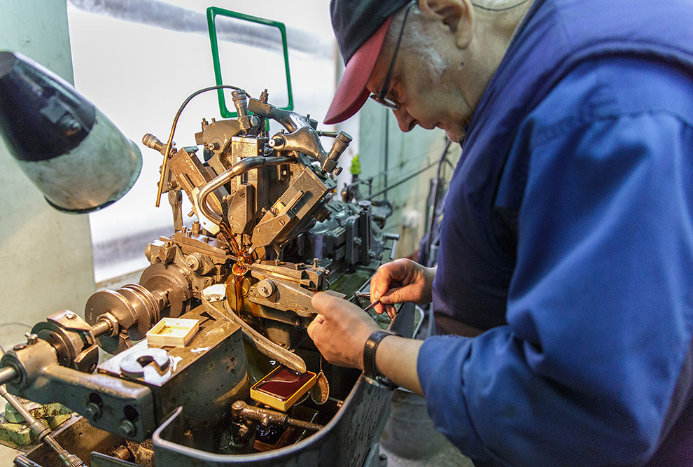 Как делают часы в России Как делают часы в России путешествия