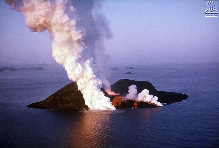 Как полвека назад в Исландии появился остров и стал одним из самых запрещенных мест на планете вулкан,загадка,наука,остров,природа