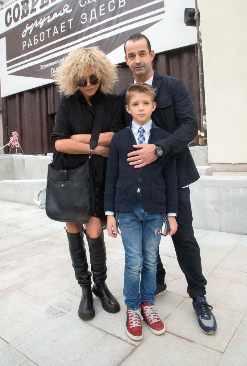 Ольга Дроздова и Дмитрий Певцов впервые показали публике подросшего сына Елисея