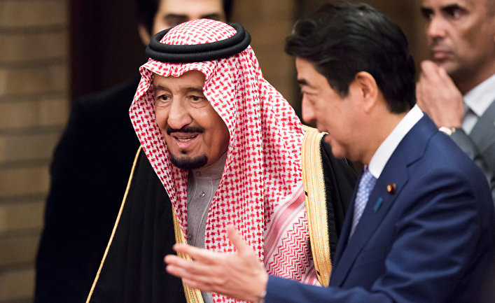 Король Саудовской Аравии Салман ибн Абдул-Азиз Аль Сауд и премьер-министр Японии Синдзо Абэ