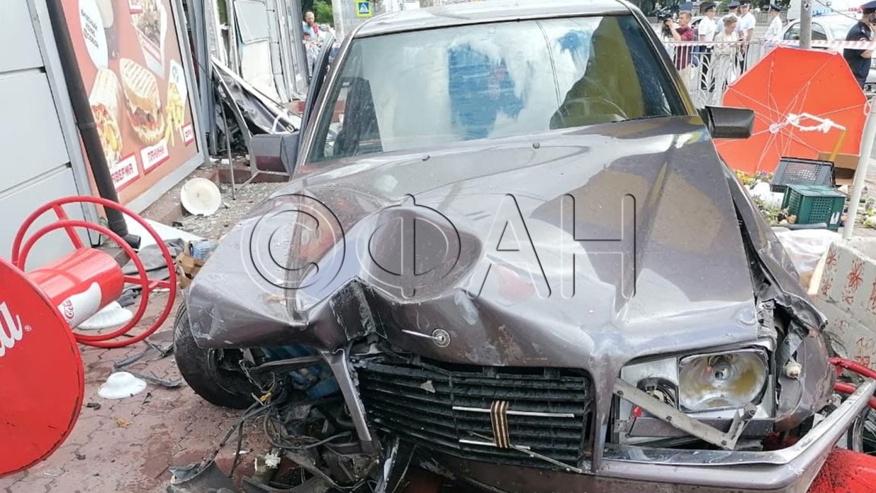 ФАН публикует кадры крупного ДТП с участием Mercedes в Калининграде ФАН публикует кадры крупного ДТП с участием Mercedes в Калининграде Происшествия