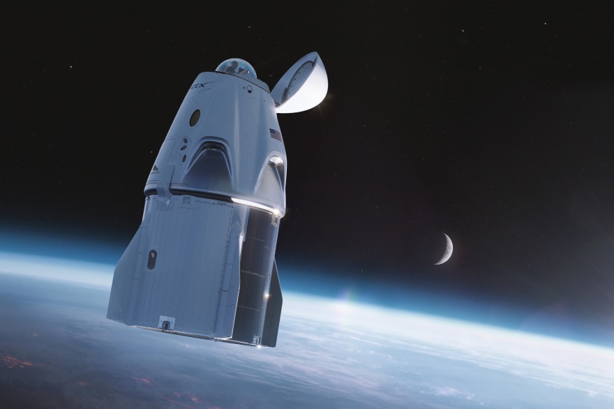 ​Космический корабль «Crew Dragon», создаваемый для выполнения миссии Inspiration4 (в представлении художника). SpaceX - Туристом на орбиту | Warspot.ru