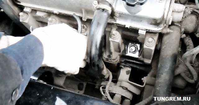 Откручиваем свечи Лада Калина