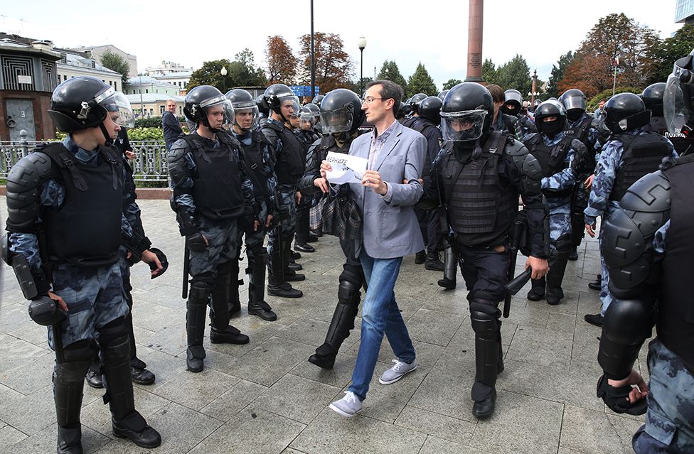 "Им по фигу кого грести!" Как прошла протестная прогулка оппозиции 3 августа,Москва,общество,политика,протесты,россияне