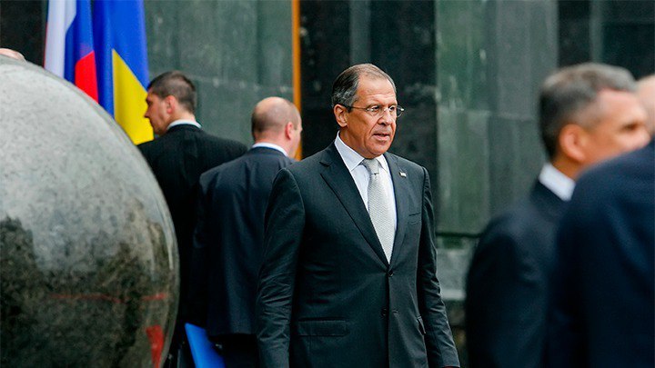 ЛАВРОВУ ПРИПОМНИЛИ "ТАЙНЫЕ ПЕРЕГОВОРЫ О ПЕРЕМИРИИ": США ГОТОВЯТСЯ ЗАМОРОЗИТЬ СВО