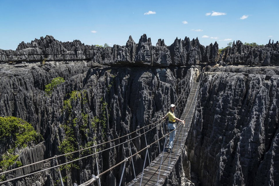 27_Most_Dangerous_Footpaths_Around_The_World_10