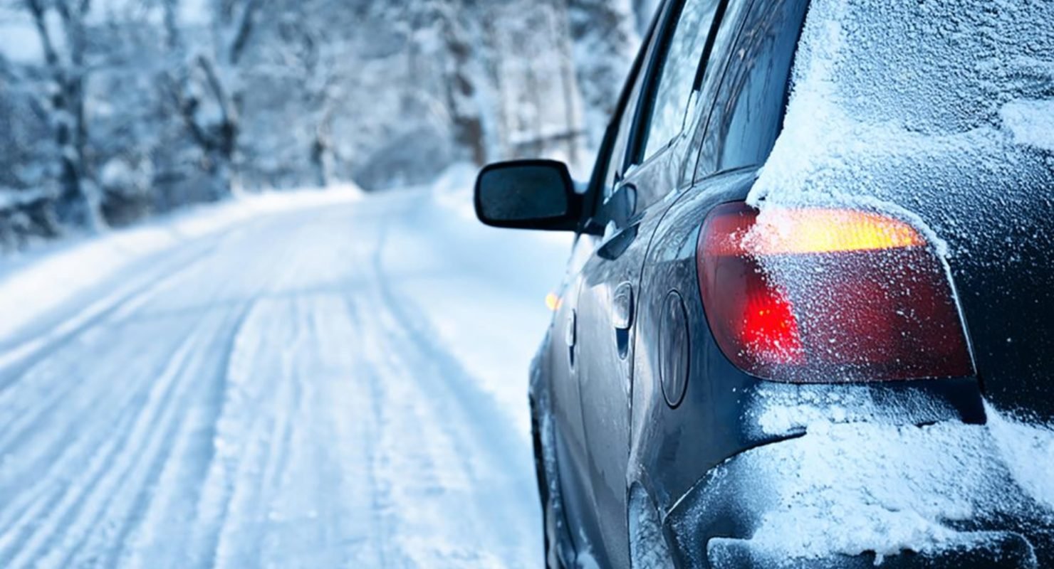 Названы способы безопасно помыть автомобиль в мороз Автомобили
