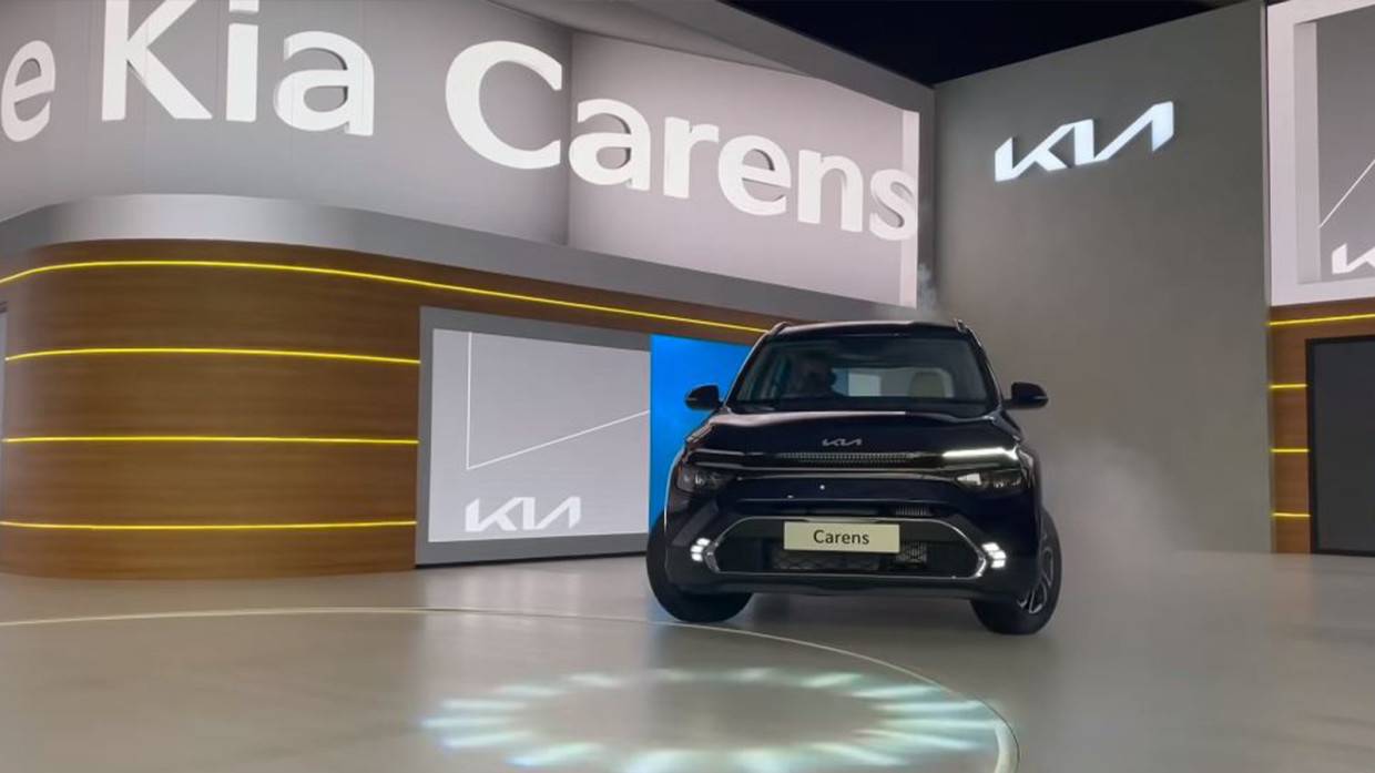 Концерн Kia модернизировал семейный минивэн Carens
