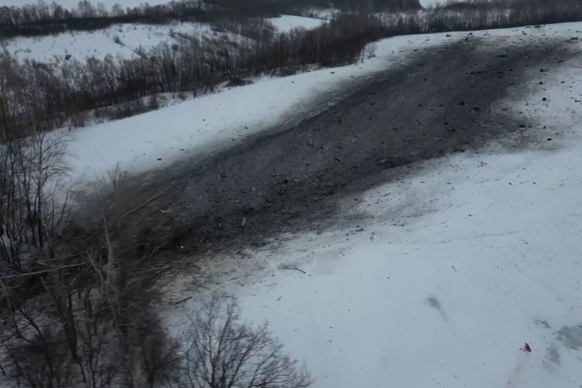 Зима нежность. Девушка воспоминания. Окно весна. Снег за окном. Зима за окном.