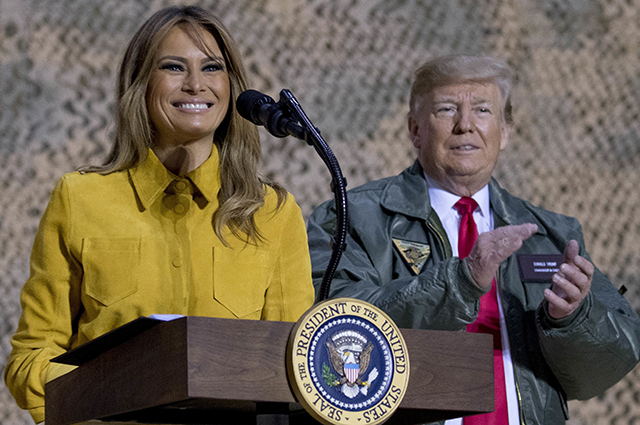 Дональд и Мелания Трамп прилетели с неожиданным визитом в Ирак на Рождество новости