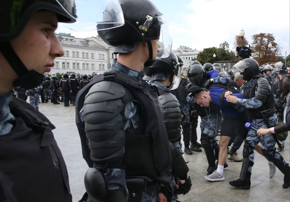 "Им по фигу кого грести!" Как прошла протестная прогулка оппозиции 3 августа,Москва,общество,политика,протесты,россияне