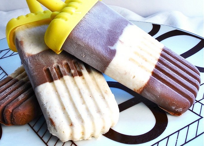Сливочно-шоколадное мороженое с бананом