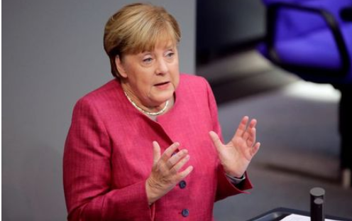 Канцлер Германии Ангела Меркель на заседании в Берлине, Германия, 30 сентября 2020 года