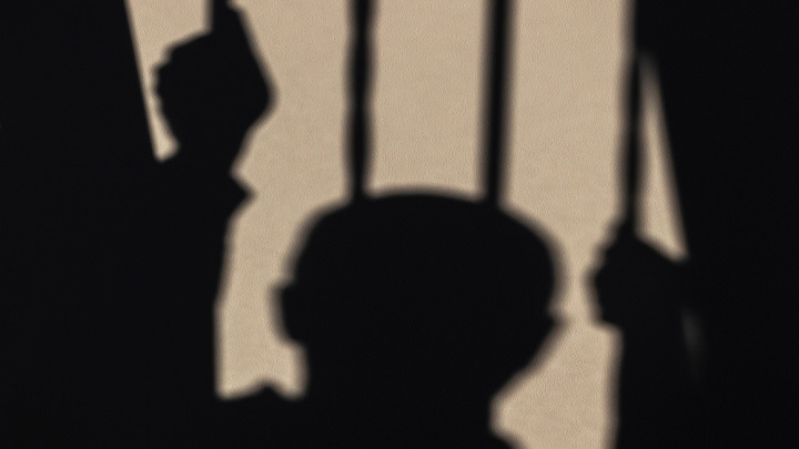 "ГОЛОВА КАТИЛАСЬ, КАК ФУТБОЛЬНЫЙ МЯЧ": ПРАВДА О ЗАСТЕНКАХ СБУ И СУДЬБЕ "АЗОВЦЕВ"*