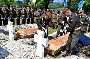 «Унылый и позорный бой». Чем гордятся украинские националисты