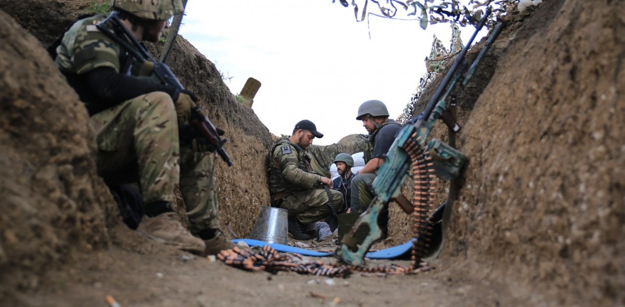Украинским военным на Донбассе с сентября снова поднимут зарплаты