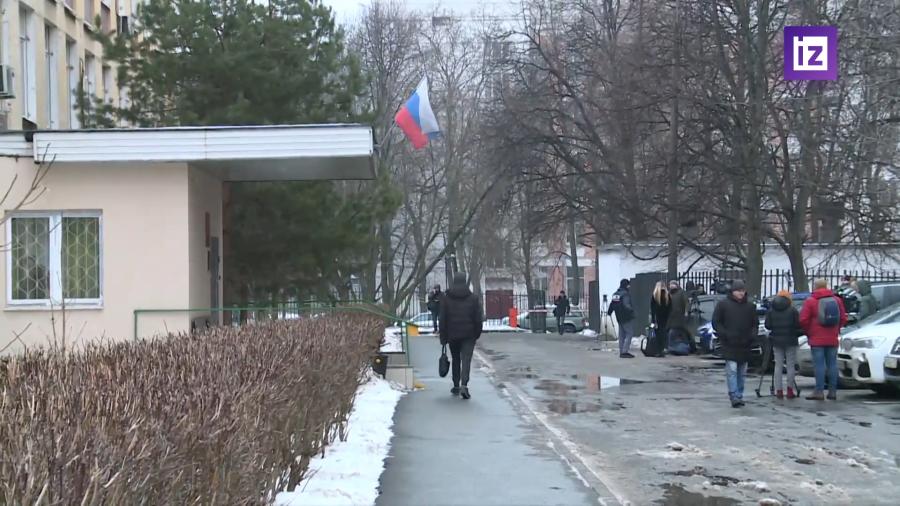 В суде выясняют как  экс-начальник управления ФСИН пронёс в зал оружие