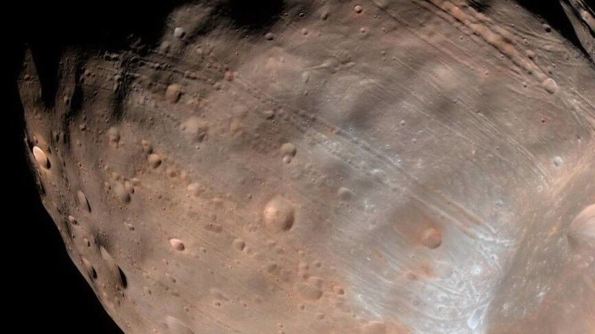Загадочные фигуры разного цвета нашли на снимках NASA с Марса