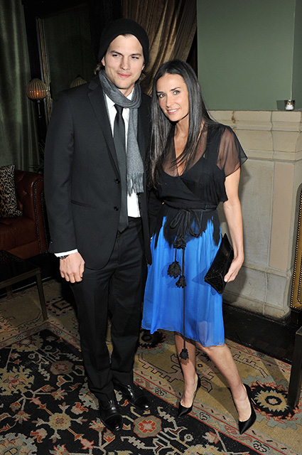 Деми Мур рассказала, что Эштон Катчер дважды ей изменил, после того как склонил ее к групповому сексу Деми Мур рассказала, что Эштон Катчер дважды ей изменил, после того как склонил ее к групповому сексу Звездные пары