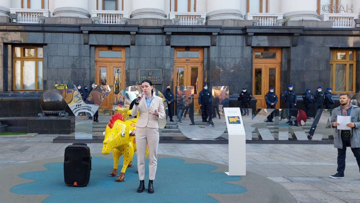 Украинские радикалы потребовали от Зеленского не пускать беженцев из Афганистана Украинские радикалы потребовали от Зеленского не пускать беженцев из Афганистана Политика