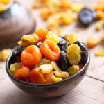 Сухофрукты в пиале