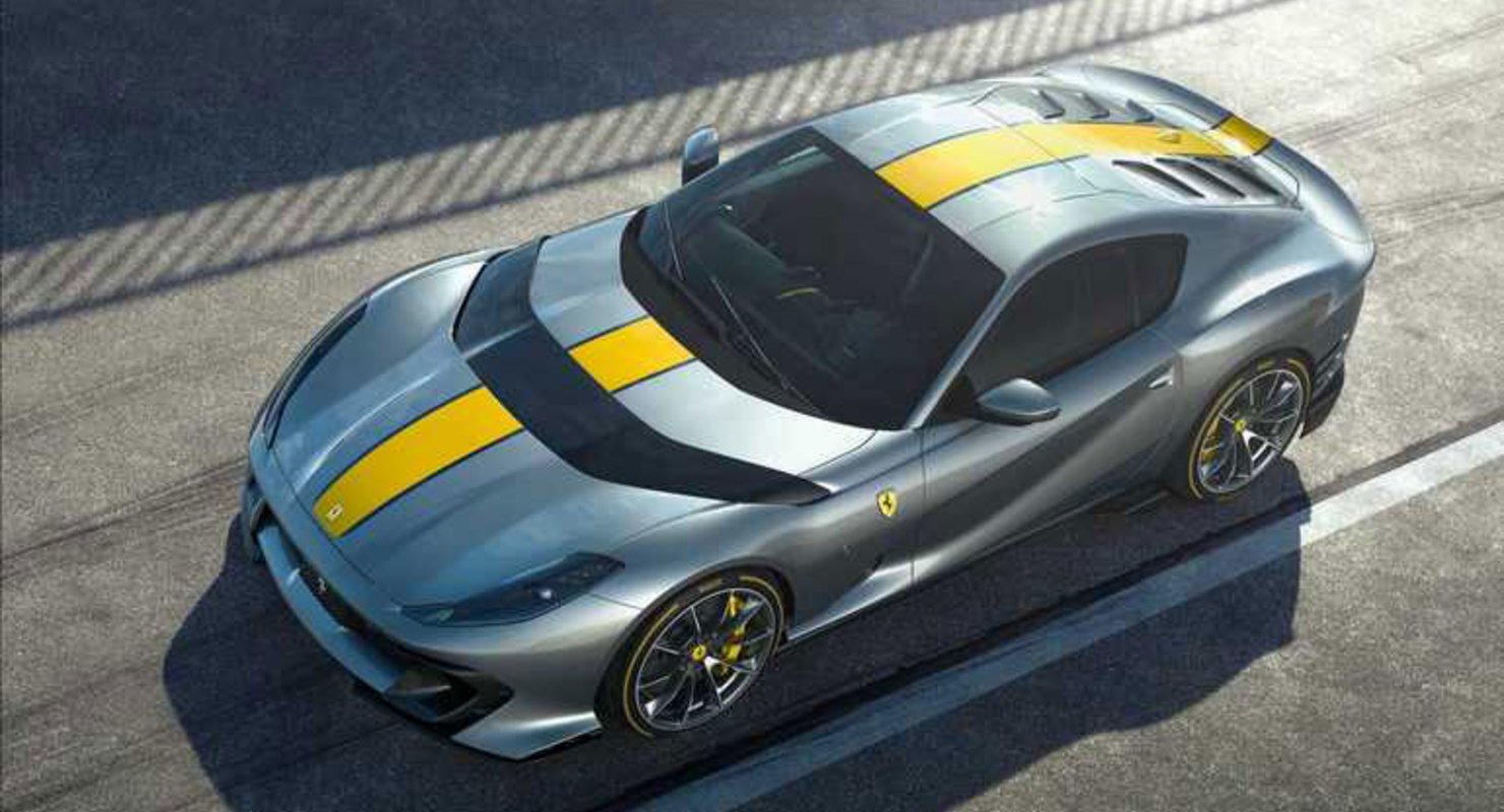 Ferrari представил спецсериюсуперкара 812 Competizione A с V12