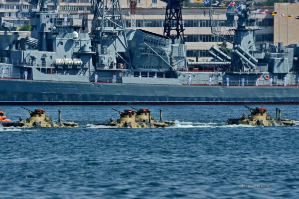 Военно-морской парад в Севастополе, день ВМФ. Источник изображения: https://vk.com/denis_siniy