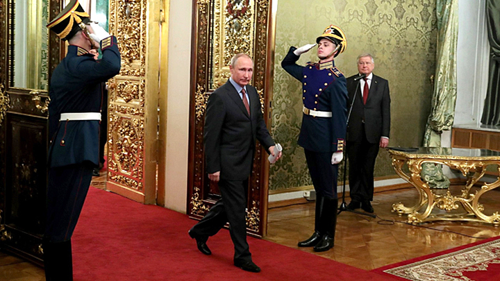 "Путин не может просто стать пенсионером и сидеть на даче": Кто будет править в России после 2024-го